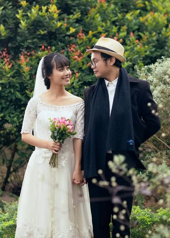 Con trai của đạo diễn Trần Lực khoe ảnh cưới với người yêu xinh đẹp.