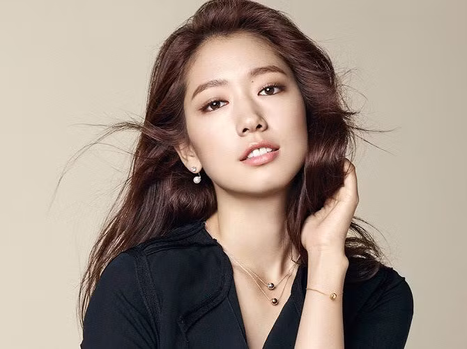 Mũi của con gái Hàn Quốc thường nhỏ và đôi môi của họ thường có hình dạng rất đẹp.