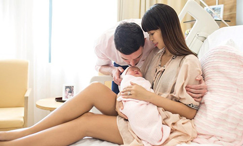 Sieu mau Ha Anh gay chu y voi quan diem 