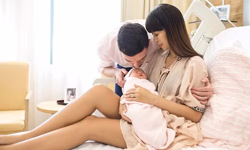 Sieu mau Ha Anh gay chu y voi quan diem 