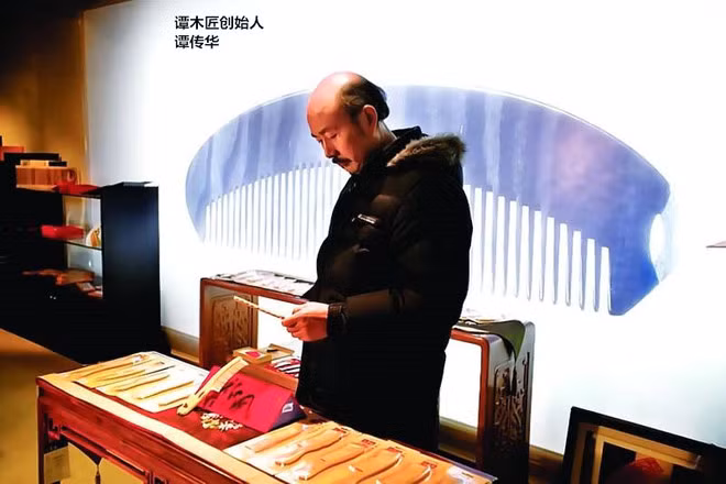 Chân dung chủ tịch kiêm nghệ nhân Đàm Truyền Hoa.