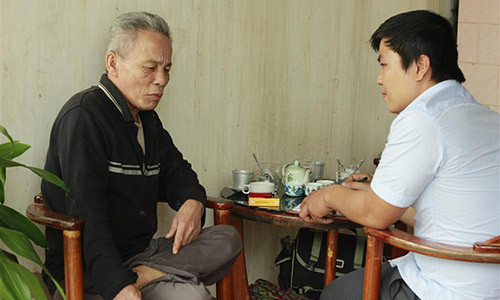 Khoái “đù” trò chuyện với PV.