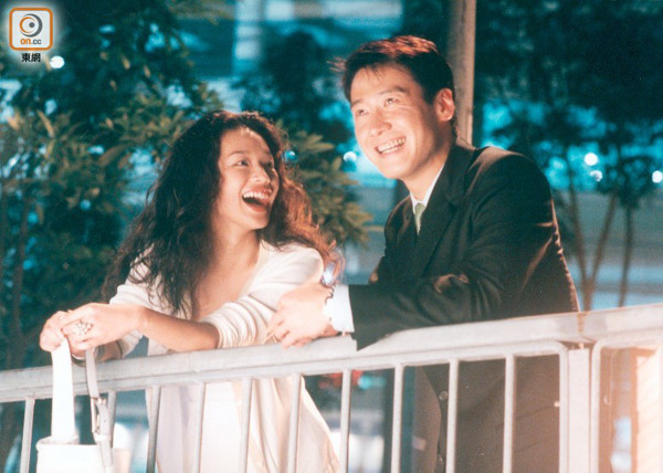 Yêu Lê Minh, Thư Kỳ hiếm khi được nở nụ cười trọn vẹn.