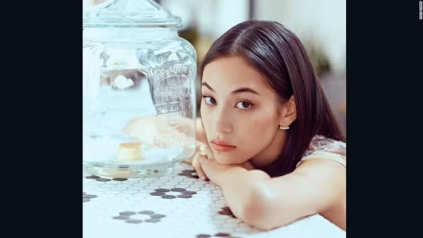 Kiko Mizuhara Bắt đầu từ con đường trở thành một người mẫu chuyên nghiệp, Kiko Mizuhara dần gây được sự chú ý tại làng giải trí xứ anh đào bởi dáng người cực chuẩn và gương mặt ưa nhìn. Đó cũng là lý do khiến cô được lựa chọn để thử vai chính trong bộ phim điện ảnh Rừng Na Uy (2010).