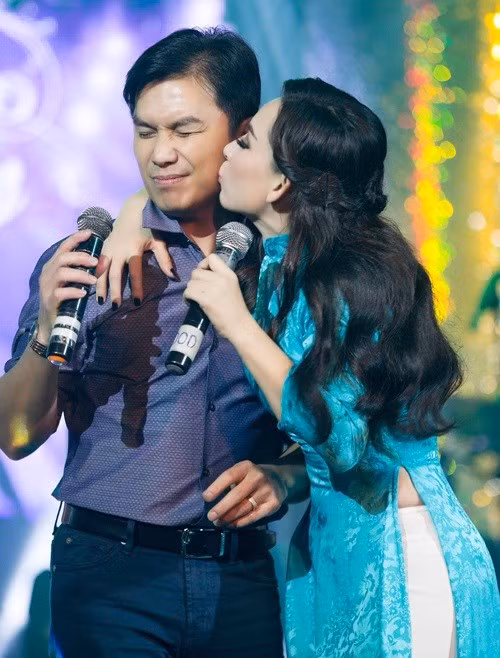 Phi Nhung khẳng định Mạnh Quỳnh không phải là cha của con gái cô.