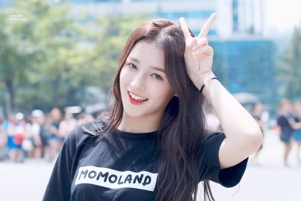 Một thành viên khác của Momoland cũng góp mặt trong top 5: “Viên ngọc lai” Nancy.