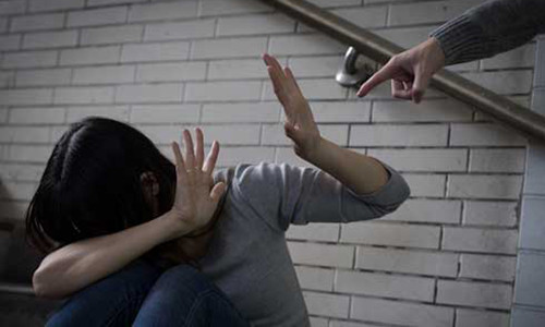 Chong cu lam dieu dang khinh bi cau mong toi tha thu