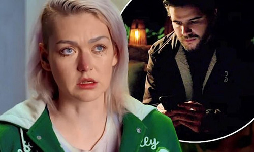 Co gai tuyet vong gao len khi chia tay ngay tren song truyen hinh