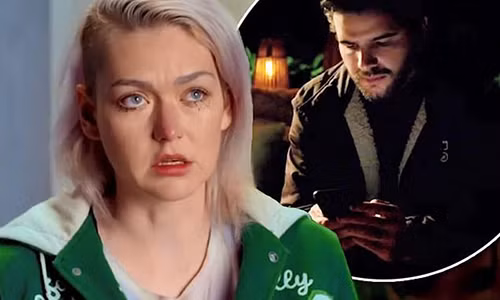 Co gai tuyet vong gao len khi chia tay ngay tren song truyen hinh