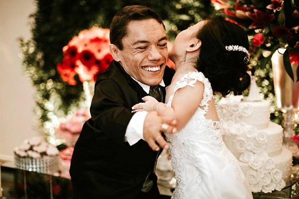 Cái kết có hậu đó là đám cưới đẹp như mơ của cặp đôi khiến không ít người tỏ ra ngưỡng mộ.