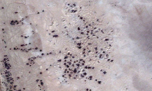 Bức ảnh vệ tinh chụp những vết đen được cho là tàn tích của thành phố mất tích.