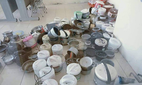 Sinh vien khoc suot muot sau dot 