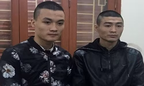 Sơn và Quân tại cơ quan điều tra. Ảnh: ANTĐ