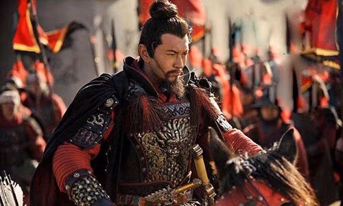 Dai tuong TQ bach chien bach thang chet tham duoi tay gian than