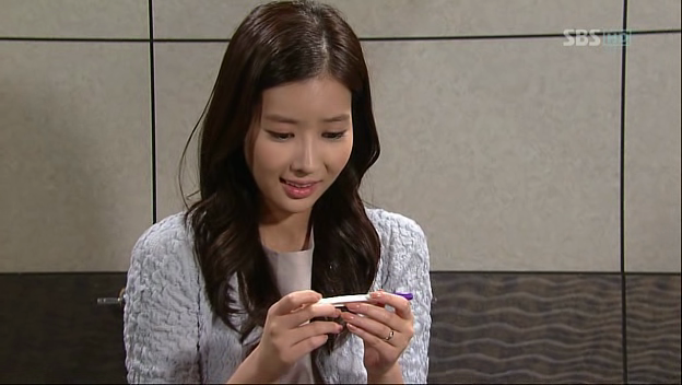 Vo tinh phat hien bi mat kinh tom cua chong luc 2 gio sang