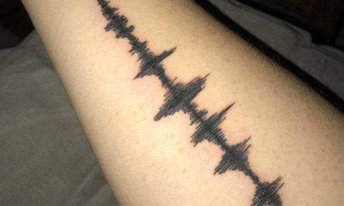 Hình xăm mang đầy ý nghĩa của Drew đã nhận được rất nhiều lời đồng cảm của cư dân mạng.