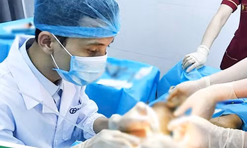 Khi tác động nhiệt của laser quá lớn và lâu có thể gây ra bỏng. Ảnh: BSCC