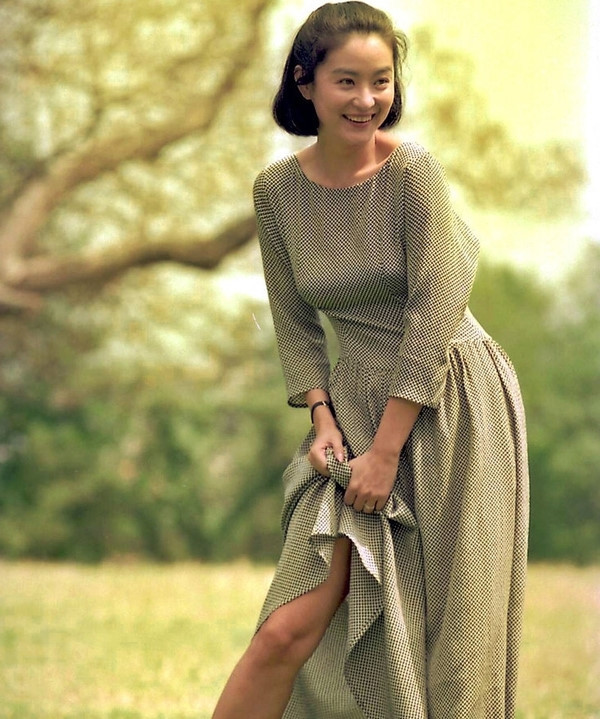 Năm 1973, Lâm Thanh Hà tham gia phim đầu tay do Quỳnh Dao thực hiện. Ngay sau đó, bà trở thành ngọc nữ quen thuộc trong các phim của Quỳnh Dao.