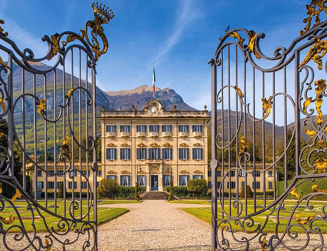 Toàn cảnh bên ngoài căn biệt thự Sola Cabiati.