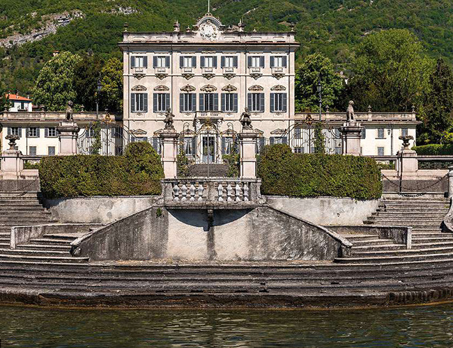 Mặt tiền ấn tượng của Sol Cabiati trên bờ hồ Como.
