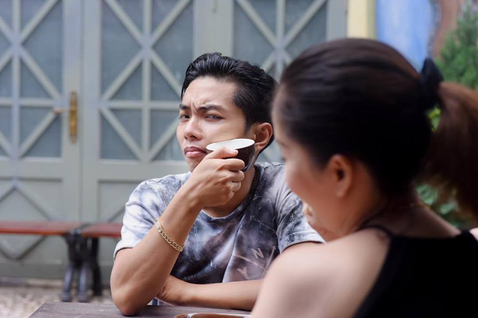 Khánh Thi cũng chia sẻ, ông xã Phan Hiển giúp đỡ cô rất nhiều trong việc chăm các con.