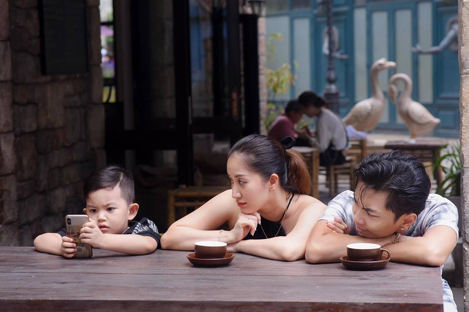 Cả 3 thành viên trong gia đình Khánh Thi "diễn sâu" nhận được nhiều lời khen ngợi từ phía fan.