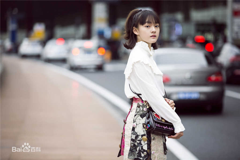 Khi nhận vai Quách Tương, Văn Kỳ không hề cảm thấy áp lực. "Đó là vai diễn cá tính. Tôi từng xem một số bản Quách Tương trước đó và tôi đều hâm mộ các đàn anh, đàn chị trong phim.