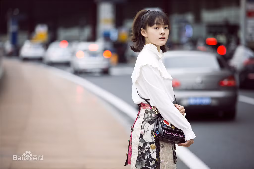 Khi nhận vai Quách Tương, Văn Kỳ không hề cảm thấy áp lực. "Đó là vai diễn cá tính. Tôi từng xem một số bản Quách Tương trước đó và tôi đều hâm mộ các đàn anh, đàn chị trong phim.