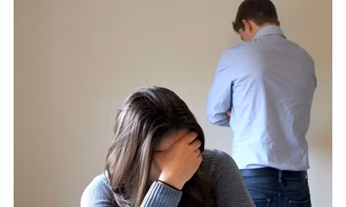 Dau hieu nhan biet dan ong ki bo tan nhan voi vo con