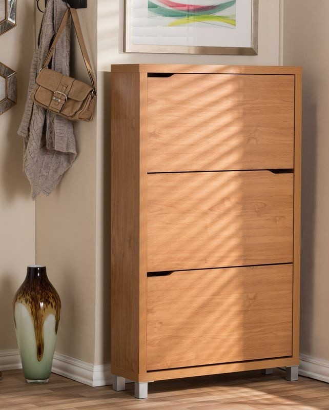 Một thiết kế tủ để giày được nhiều gia chủ lựa chọn.