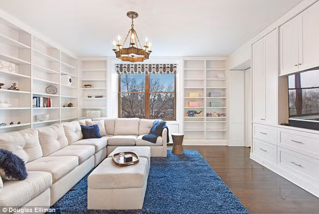 Phòng giải trí, nơi chủ nhân tận hưởng những phút giây nghe nhạc và xem phim bên bè bạn.