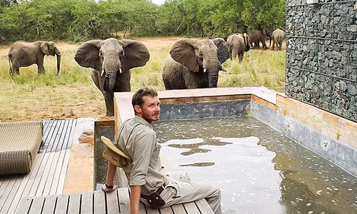 Tho san bi voi nang 6 tan len con dong duc giam chet