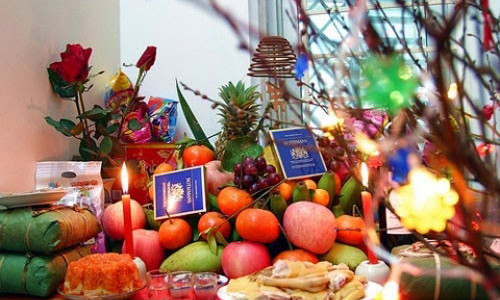 Mâm trái cây trên bàn thờ tùy thuộc vào phong tục của mỗi miền - Ảnh minh họa: Internet