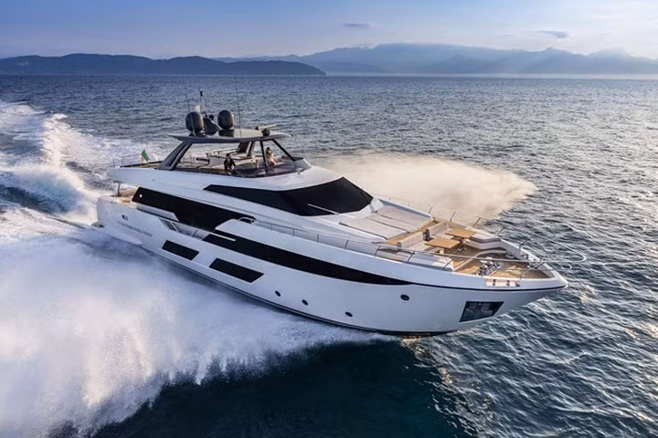 Chiếc The Ferretti Group lần đầu xuất hiện trong chương trình.