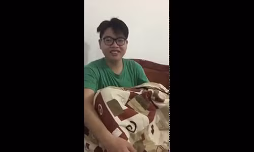 Đức Phúc tập cười giống hot boy.