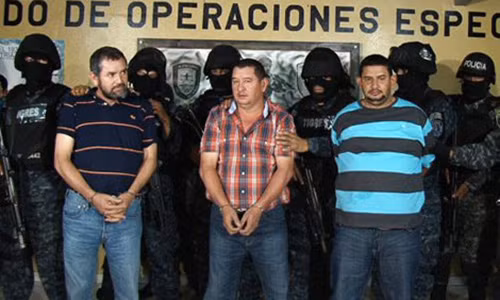 3 anh em đứng đầu tổ chức buôn bán ma túy “Huynh đệ Valle Valle” bị cảnh sát bắt giữ.