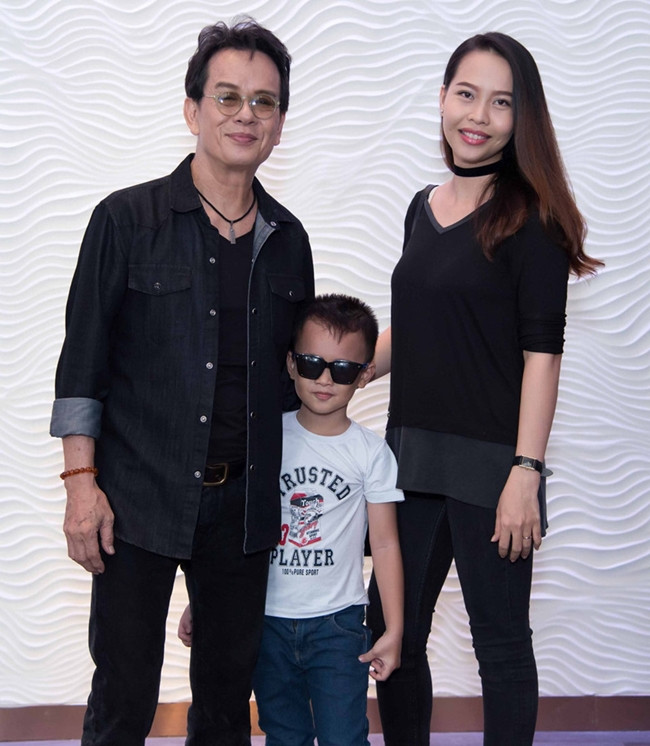 Bà xã nhạc sĩ "Và con tim đã vui trở lại" quê ở An Giang đồng thời cũng là fan của anh.