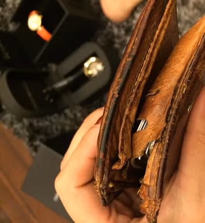 Ngoài ra, hãy kiểm tra nơi bạn giữ tiền (tủ khóa hoặc két xem chúng có ở trong tình trạng tốt không, có bị gỉ hay vỡ không.