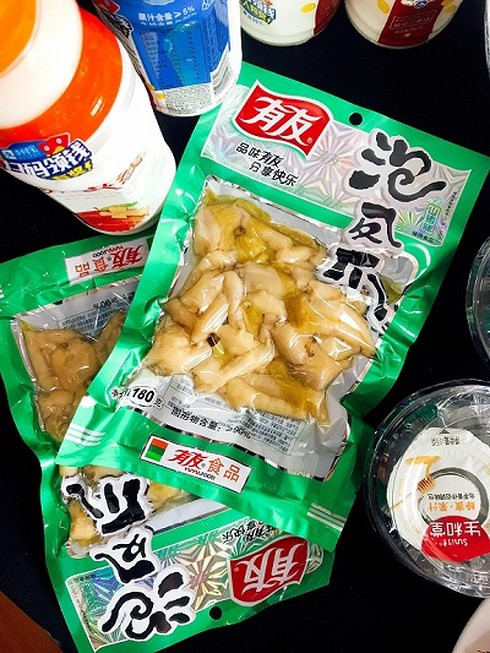 Trên sản phẩm 100% chữ tiếng Trung, không có nhãn phụ tiếng Việt.