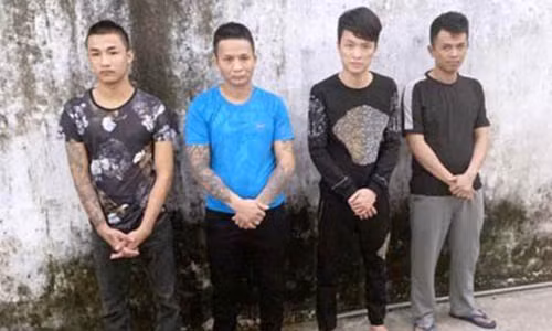 Nhot tiep vien ep tiep khach de doc quyen cung cap dao