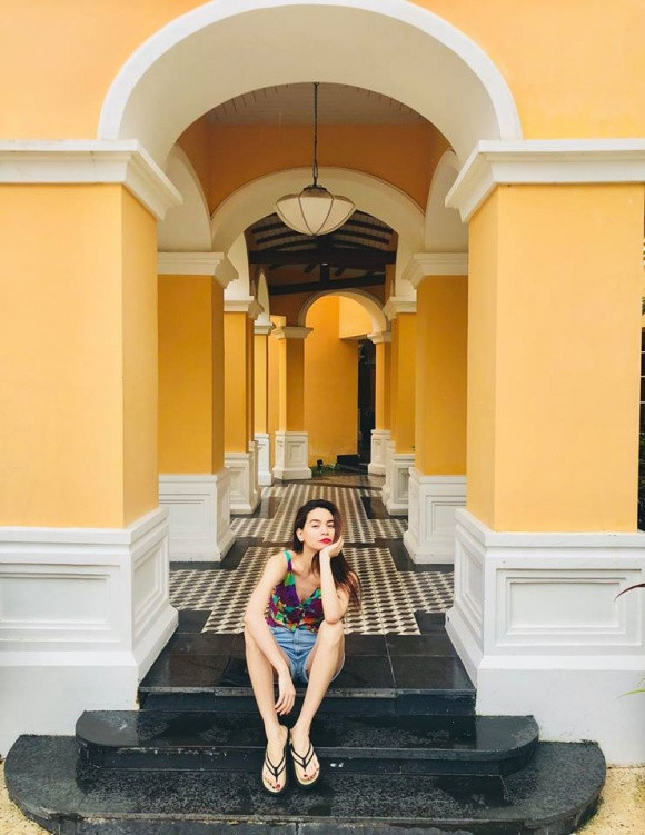 Đặc biệt trong chuyến đi này, Hà Hồ còn nhận ra triết lí: "Riết thấy tuổi tác không quan trọng bằng cảm giác...Cảm giác vui là bất chấp ở giai đoạn nào".