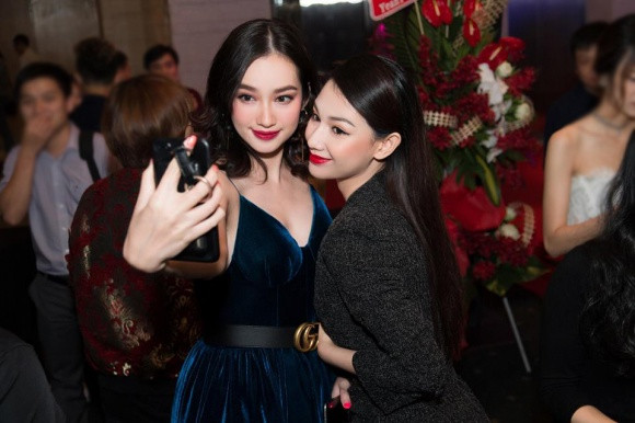 Bức ảnh khiến người xem khó lòng nhận ra Trúc Diễm - Quỳnh Chi.