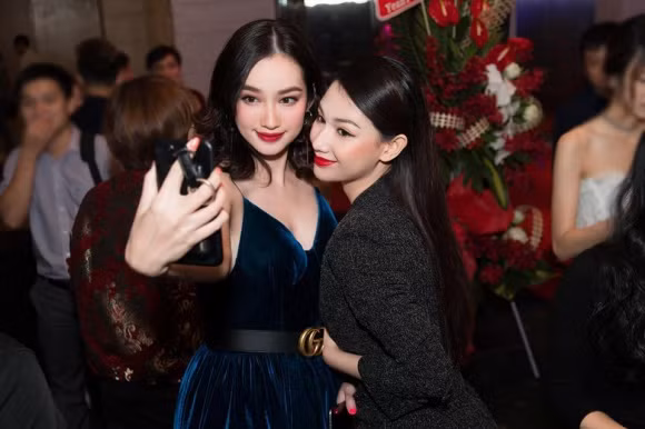 Bức ảnh khiến người xem khó lòng nhận ra Trúc Diễm - Quỳnh Chi.