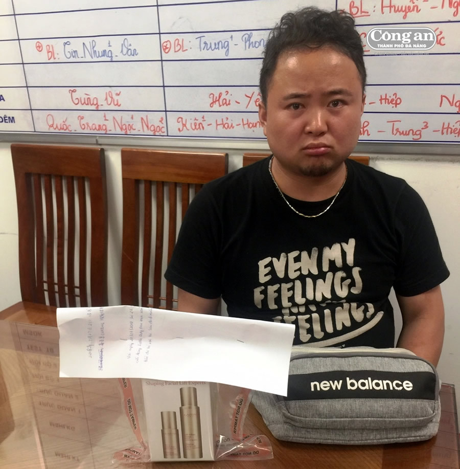 “Dao chich” ngoai quoc ghien my pham cao cap!-Hinh-2