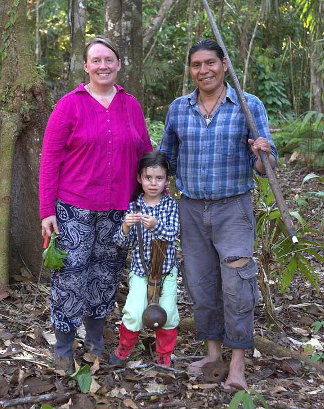 Mari cùng chồng và con gái.