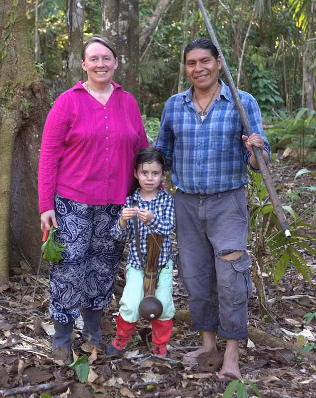 Mari cùng chồng và con gái.