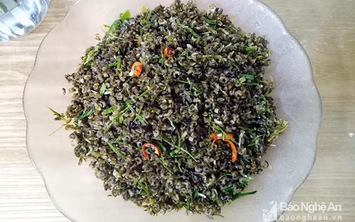 Ốc cườm hay còn gọi là ốc gạo, chúng chỉ nhỏ bằng đầu đũa. Loại ốc này khi chế biến có hương vị thơm ngon, béo, được nhiều người ưa thích.