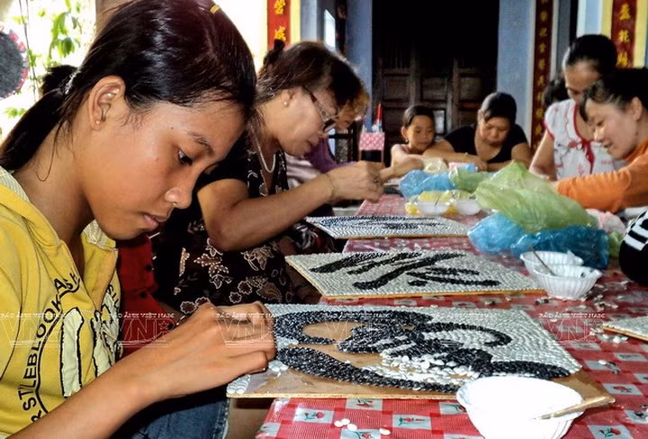 Ngoài được dùng để chế tác trang sức, vỏ ốc cườm còn được thu mua làm đồ thủ công mỹ nghệ...