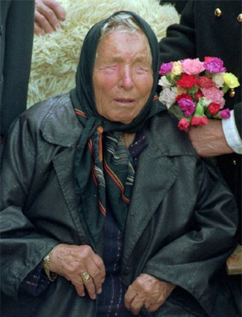 Năm 1911, nhà tiên tri Vanga ra đời tại Bulgari. Sau một vụ tai nạn khi còn nhỏ khiến bà mất thị giác, Vanga bắt đầu có tài năng tiên tri. Nhiều sự kiện như Liên Xô tan rã, thảm họa Chernobyl, vụ chìm tàu ngầm Kursk, vụ khủng bố 11.9... được cho là khớp với các tiên đoán của Vanga.