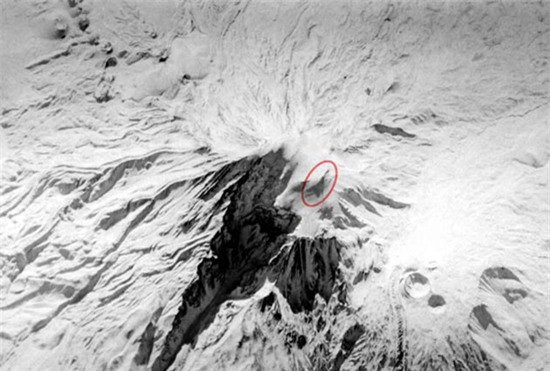 Mùa hè năm 1916, trong thời gian sông băng tan chảy trên núi Ararat (Thổ Nhĩ Kỳ, phi công thử nghiệm Trung úy Roskovitsky và lái phụ thứ hai trên máy bay trinh sát của không quân Hoàng gia Nga đã phát hiện thấy chiếc thuyền huyền thoại của Noah trên núi Ararat.